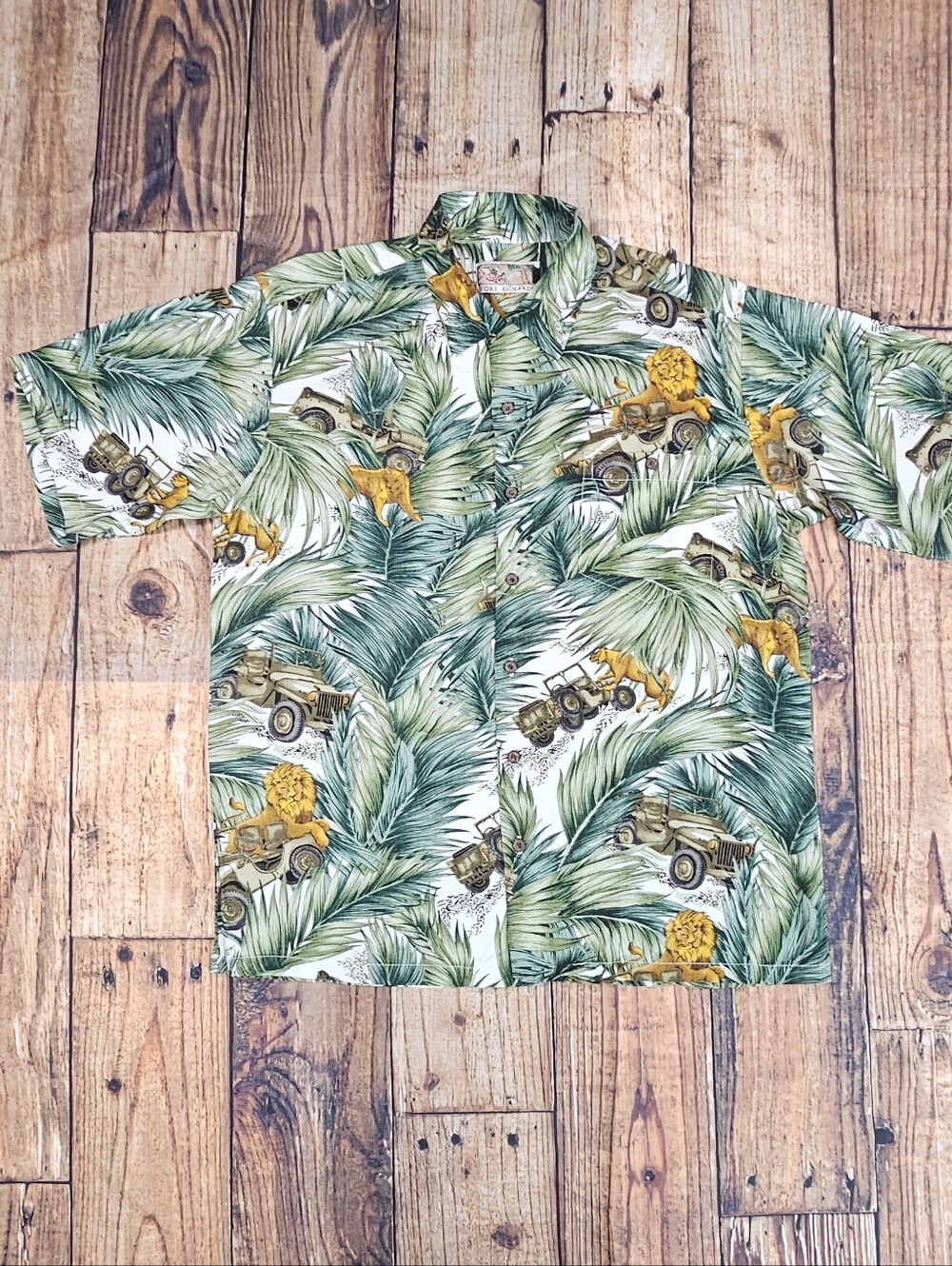 Vintage Tori Richard Hawaiian Safari Wood Button Men's Size Large